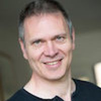 Le confort d'une maison familiale avec jardin à 2 pas de Paris, chez Christophe et Christelle.