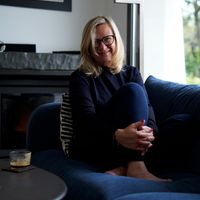 Les 2 cabanes de LAURENCE sont au coeur d'une propriété avec une salle de bain et terrasse couverte.