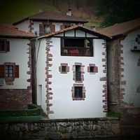 Sunbilla nord Navarre, emplacement idéal. Trois chambres pour 6 personnes. Cuisine et salle à manger