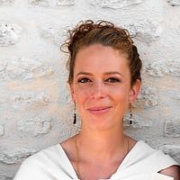 Studio attenant à une maison dont le jardin est partagé, dans un charmant village.