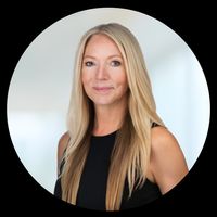 Beautiful 2 bedroom condo in downtown Kelowna Walking distance to lake & many restaurants