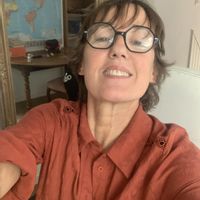 Grand appartement de 3 chambres avec petite terrasse au calme à Plascassier.