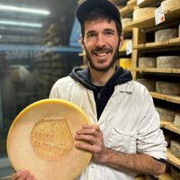 Appartement parisien lumineux au 6ème et dernier étage.