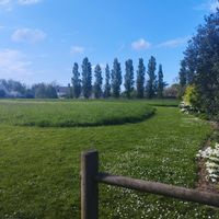 Pavillon des années 2000, cosy, avec jardin fermé et terrasse