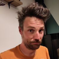 Maison à Kergoz, au calme, entourée d'un grand jardin En bout de route champs et forêt aux alentours