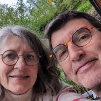 Maison familiale 4 chambres avec piscine et petit jardin dans un quartier calme proche du centre