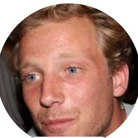 Spacious apartment with garden in a cozy and quiet neighborhood near the vibrant part of the city.