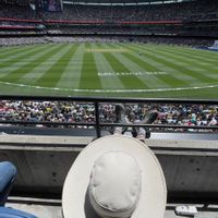 3 bedroom, double fronted home on Richmond Hill. Walk to MCG, Richmond station and Yarra Trails.