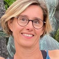 Superbe duplex de 100m2 très calme au cœur de Marseille proche des commerces et transports.