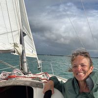 Maison avec un chat dans une allée privée en plein Paris