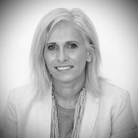 Sue & Ian’s Oceanview Retreat – Glorious Sunsets in a Charming Coastal Town