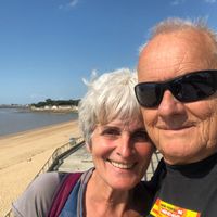 Maison en bois au milieu des arbres à 4 km du village de Penne proche des gorges de l'Aveyron
