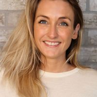 Luxury villa 8 mins from the beach. Swimming pool overlooking lush paddy fields where peacocks roam