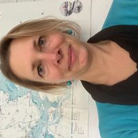 Chambre lumineuse avec salle de bain dans villa au bord du Rhin