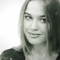 Claire's house is in a peaceful neighborhood, close to the beach and shopping centre