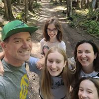 North Vancouver Home with Panoramic Views!