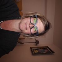 La maison de Sophie se situe  proche du centre ville et des monuments  historiques : Maison carrée.