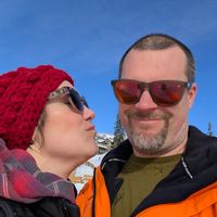 3 bed chalet on Big White mountain. South views of the monashee mountain range. Private hot tub.