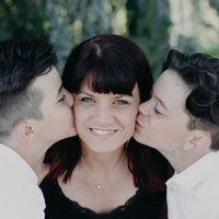 Maison 3 chbres 1 salon Proche de tout. 1 chat sympa qui vit dehors-dedans.. 10 min de Lausanne