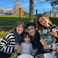 Adosado muy luminoso con jardín en zona tranquila y bien comunicada.