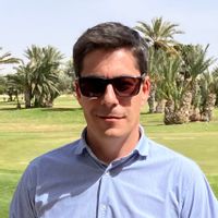 Maison saine, décoration épurée, piscine bali, grand jardin avec grand gazebo en bois équipé.