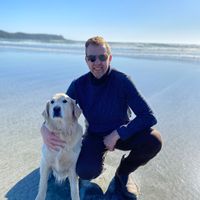 Secluded lake-access 5-bedroom, 4-bath home on 5 acres — just 15 minutes from downtown Victoria.