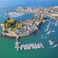 Maison familiale au bord de mer et d'un grand parc avec jeux pour enfant à moins de 5min à pied