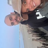 Notre maison est une maison en pierre rénovée, avec un grand jardin, en Bretagne/ proche de Rennes.