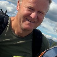 Rune's house is close to Oslo city, 10 minutes walk to train. Nice and cosy outdoor area.