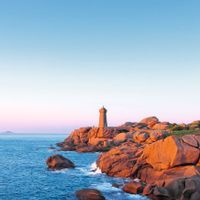 Loft rénové avec jardin clos et plein sud à Perros-Guirec, bord de mer – Côte de Granit Rose