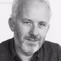 La maison de jean-christophe, à 200 m de la  mer dans un grand jardin paysagé.