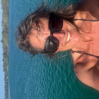 Beautiful 3 bedroom house with lovely gardens and a  short walk to the beach