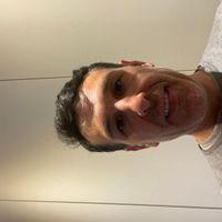 Piso de 3 dormitorios con jardín privado en Madrid Capital. Excelente comunicación con el centro.