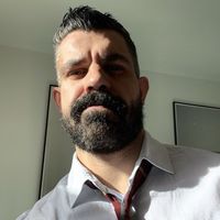 Arty sunny flat in iconic East Berlin, central very close to transports