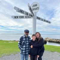 Appartement avec vue sur Marseille, notre dame de la garde et mer au loin.