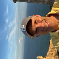 Gunnar's house got a spectacular view to a beautiful fjord. Terraces on several levels.