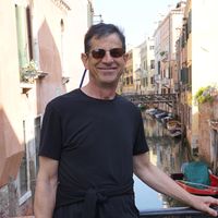 Larry's house is open warm safe quiet private very comfortable with stunning outdoor space