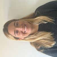 Casa de Alicia  Acogedor piso en Sants, céntrico y luminoso, cerca de metro y mercado local.