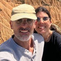 Lujo Rústico, Tu refugio de madera, piedra y cristal en un bosque de encanto.