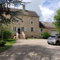 Maison typique Bourguignonne en pierre 10 personnes