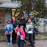 Torri's house A large modern home 5min drive to Vancouver, 2 hours drive to Whistler.