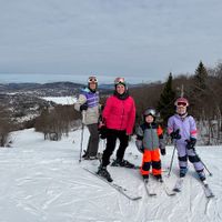 Active lakeside living close to the city of Montreal!