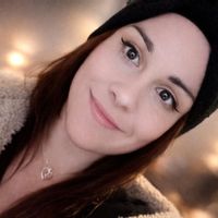 Salon cozy alternatif avec divan-lit