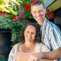 Maison qui peut accueillir une dizaine de personnes confortablement. Dans un superbe décor.