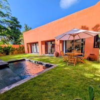 Terracotta house with private pool — Lombok, quiet & natural setting