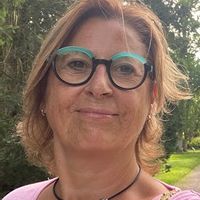 STUDIO dans un jardin