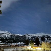 MAMMOTH CREEK CONDO.   FOUR SEASON FUN.  EPIC VIEWS/CREEK/BIKE PATH and more