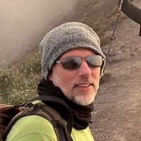 Direct Oceanfront 2 Bedroom Ground Floor | Central AC | 100″ TV