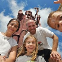 House next to the Metro with all amenities and services nearby.