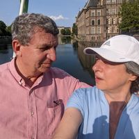 2 bedroom house right on the ocean on West Cliff Drive in Santa Cruz, California